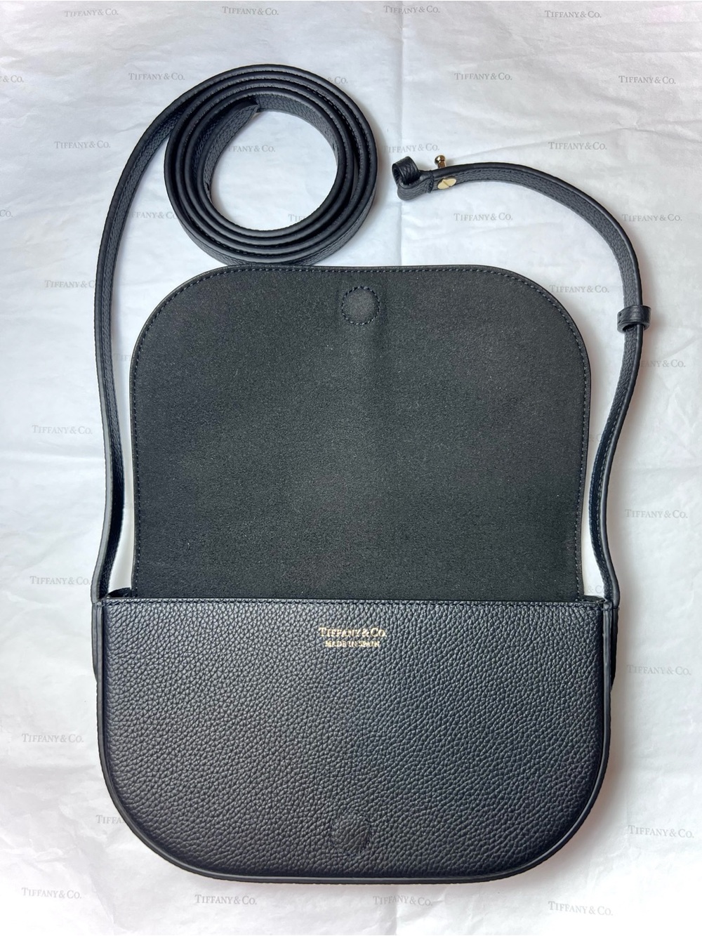 Tiffany & Co. Black Leather Crossbody bag with Gold plated Logo - Picture 9 of 12